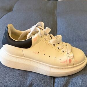 Alexander Mc Queen Conscious Mens’ Low Top Sneakers. Size 36D.